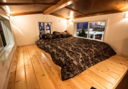 Spacious King Loft in the Castle Peak 25' (Queen sized mattress for reference)